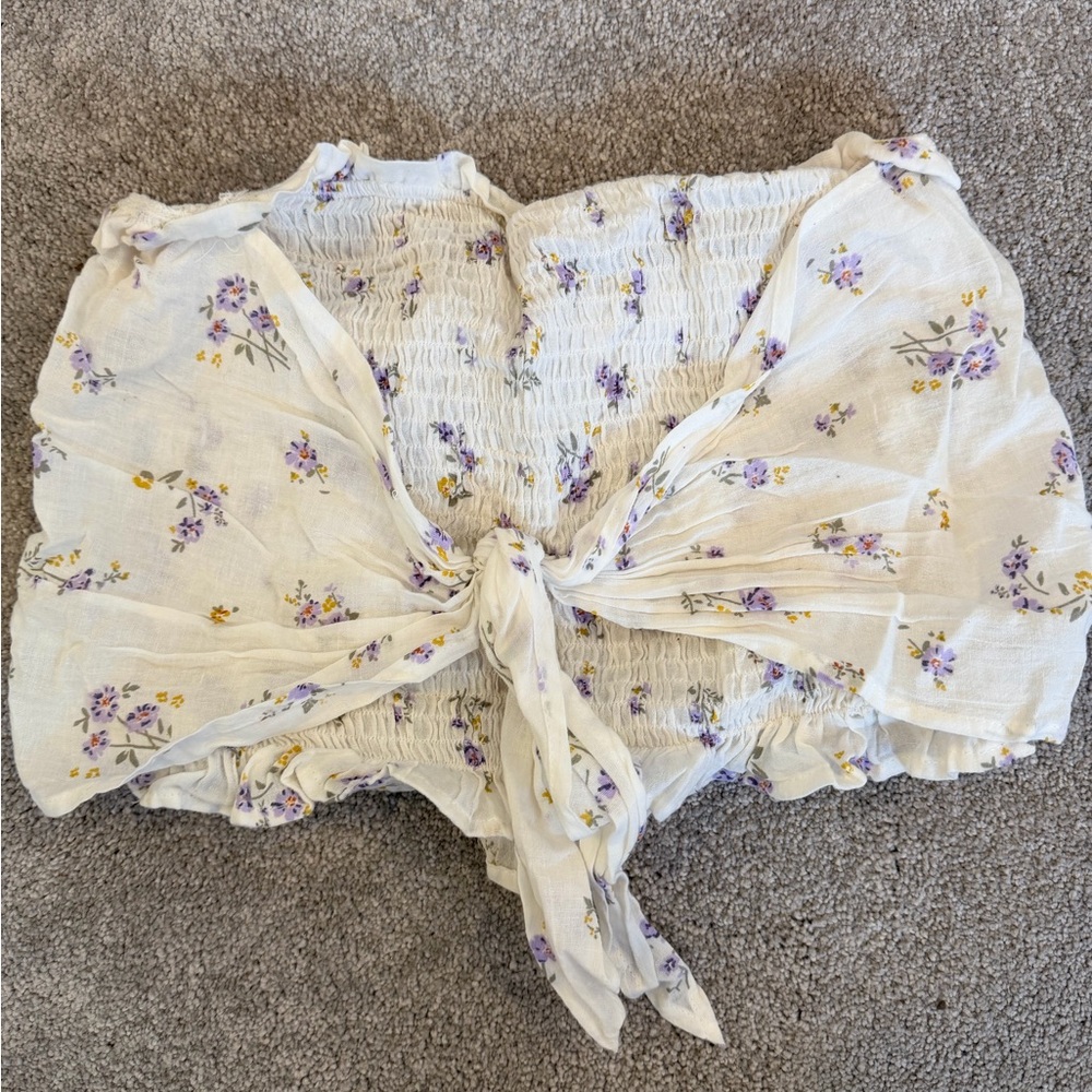 La Hearts White Floral Tie-Front Crop Top